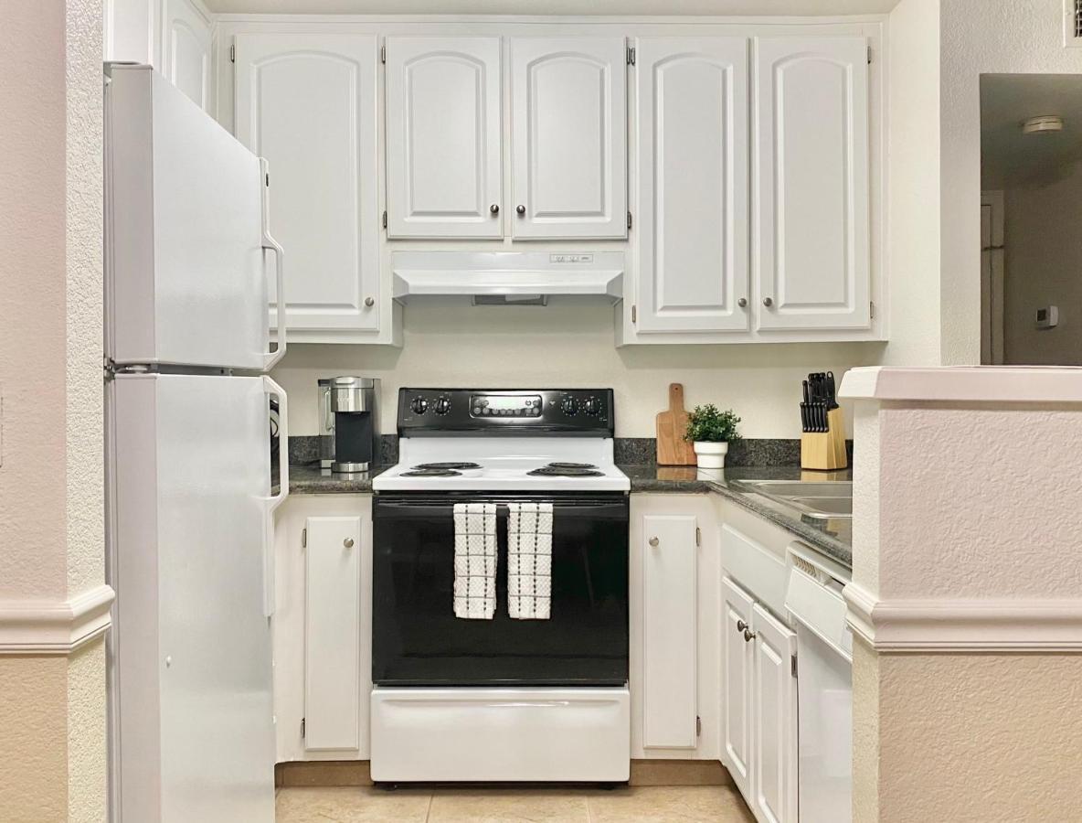 Luxury Apartment, King Bed, Fast Wi-fi * Sacramento