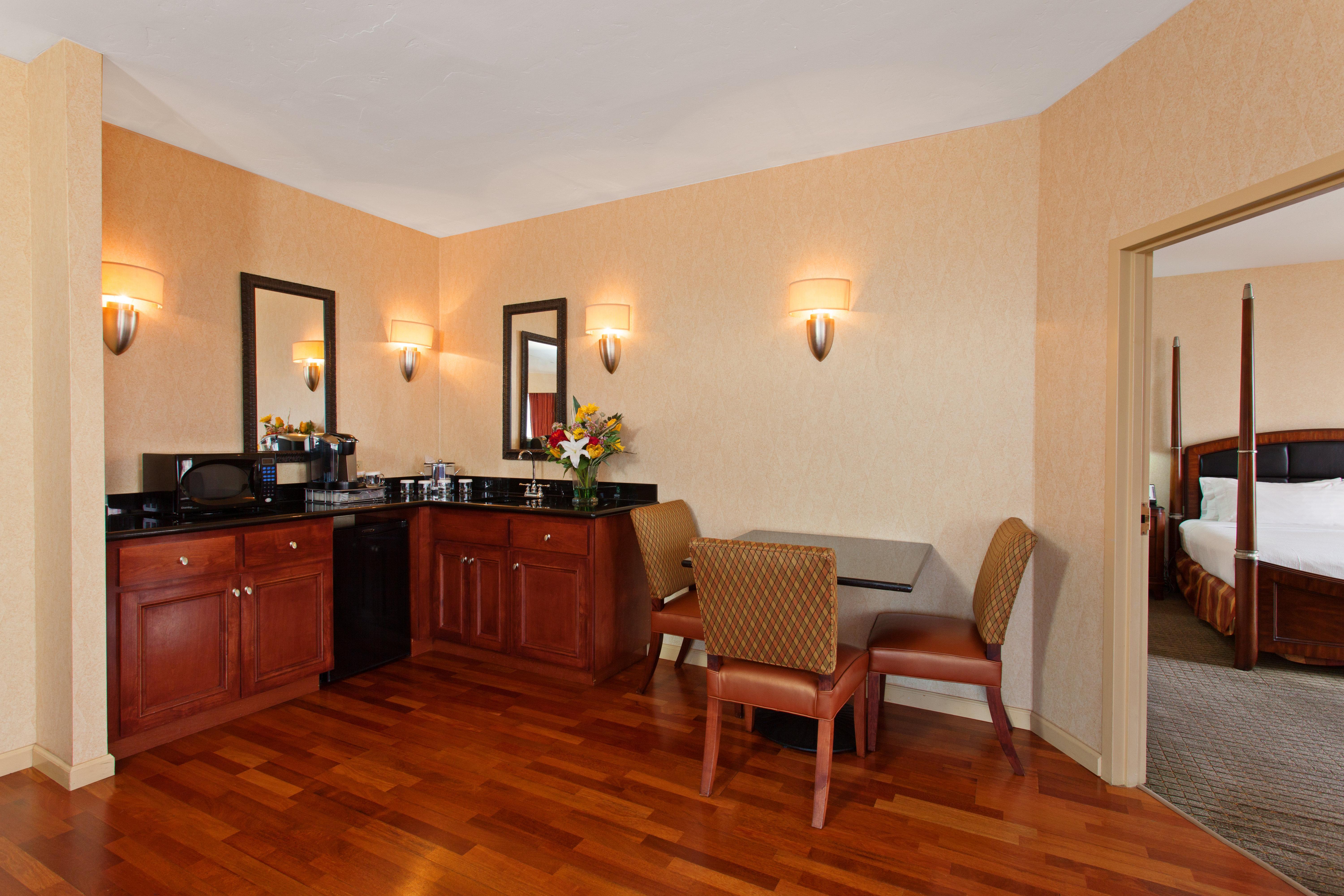 Downtown-arena By Ihg Hotel 3*