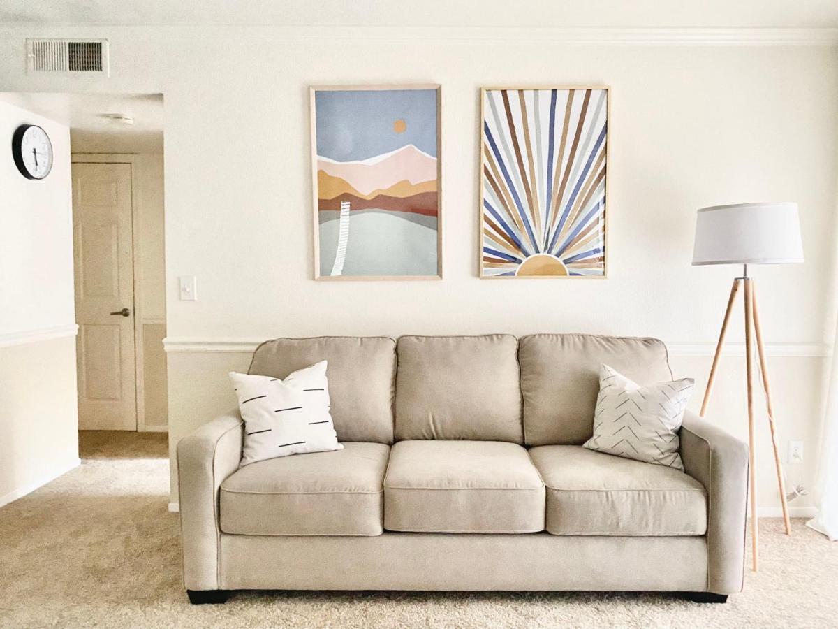 Apartment Luxury Apartment, King Bed, Fast Wi-fi *