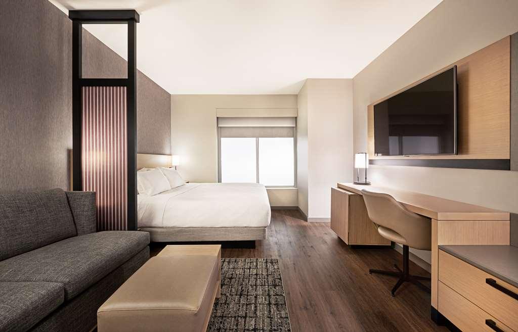 Hyatt Place International Airport Hotel