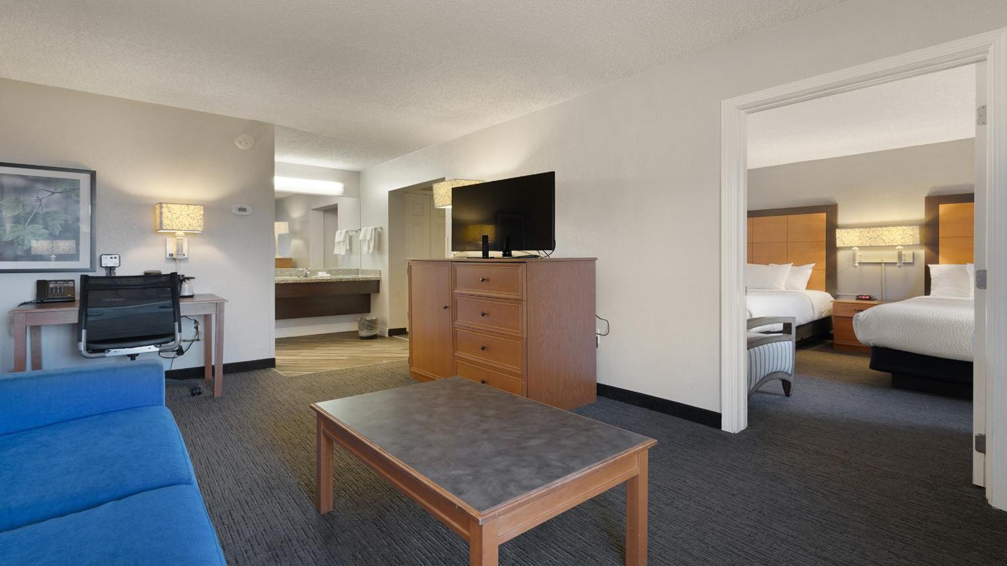 Howard Johnson By Wyndham Downtown Hotel 3*