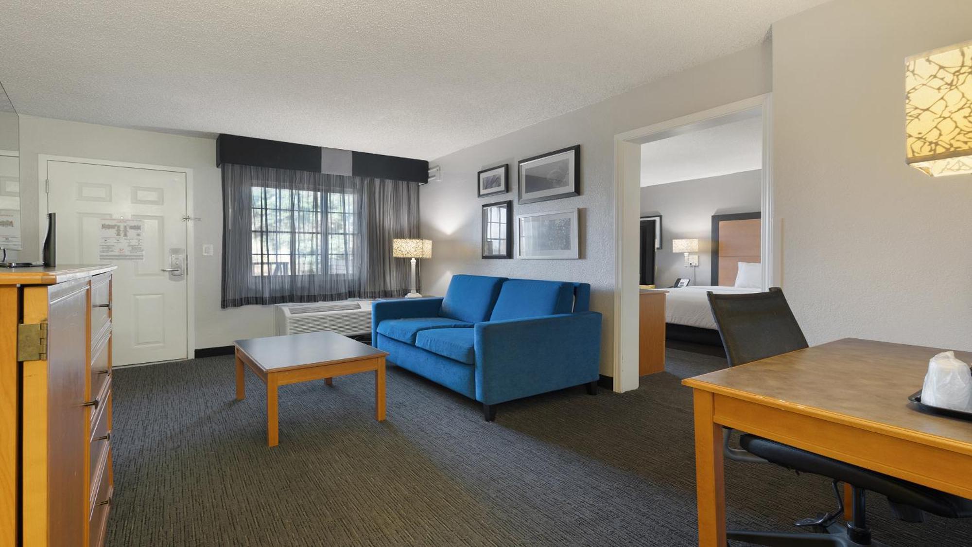 Howard Johnson By Wyndham Downtown Hotel