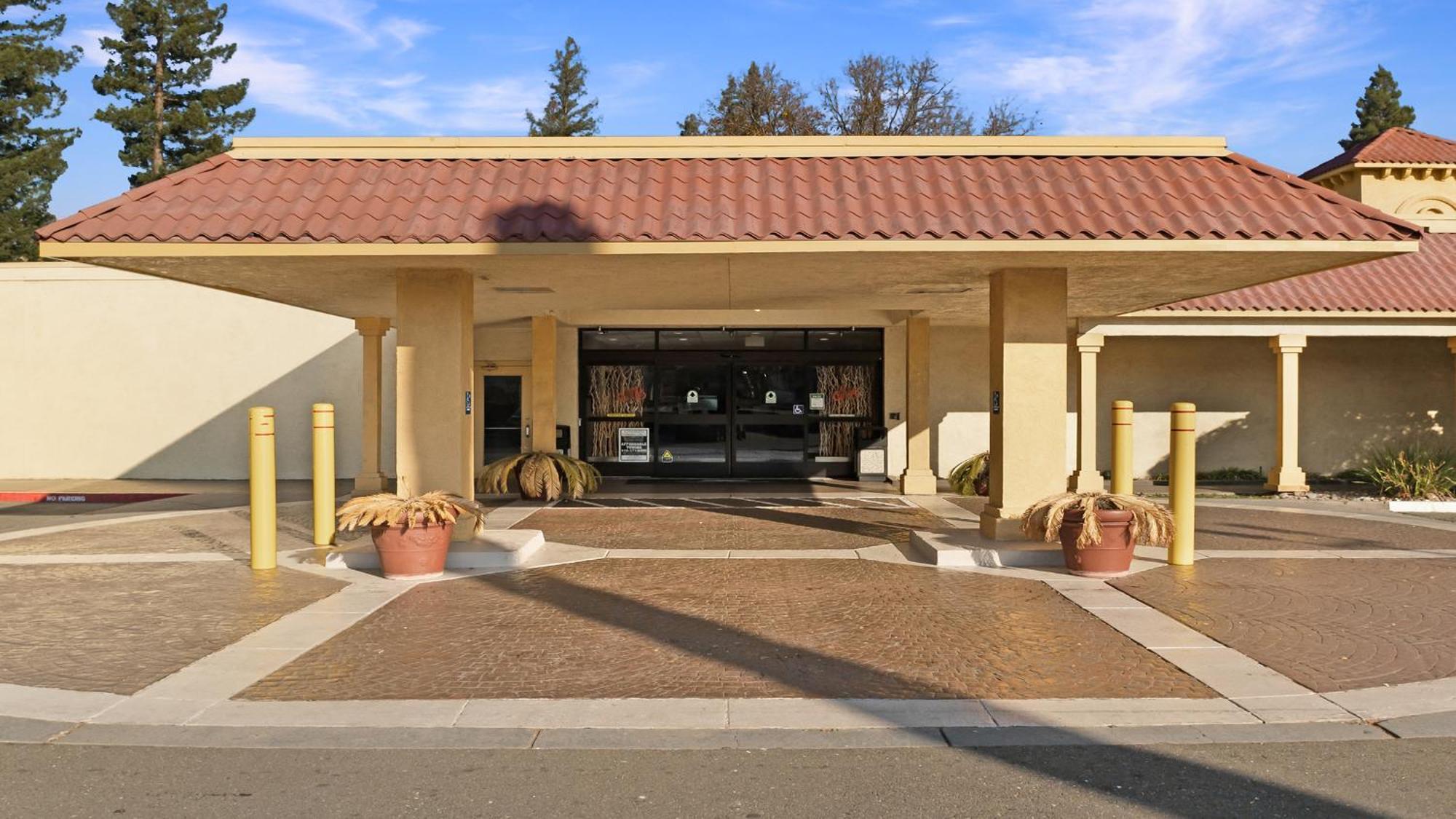 Hotel Howard Johnson By Wyndham Downtown