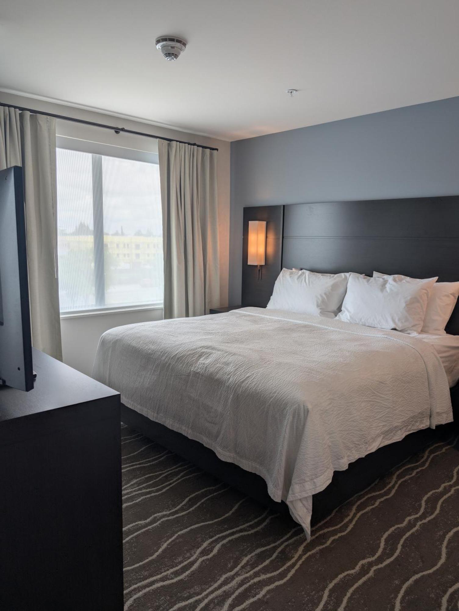 Hotel By Marriott Cal Expo *