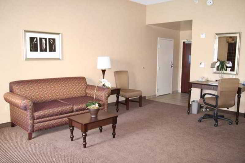 Hampton & Sacramento-airport-natomas Sacramento