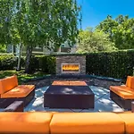 Luxury Sacramento Apartment, King Bed, Fast Wi-Fi