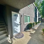 First Floor Gated, Central And Remodeled Apartment
