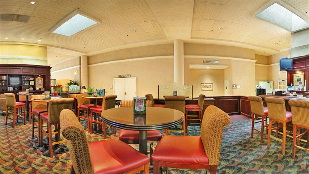 Hilton Arden West 3*