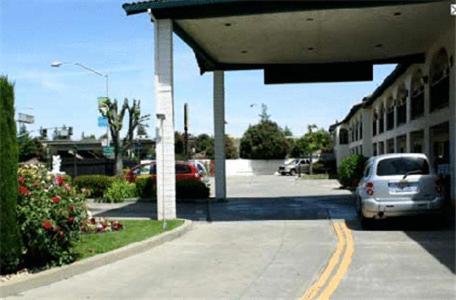 Motel Crossroads - Downtown 3*