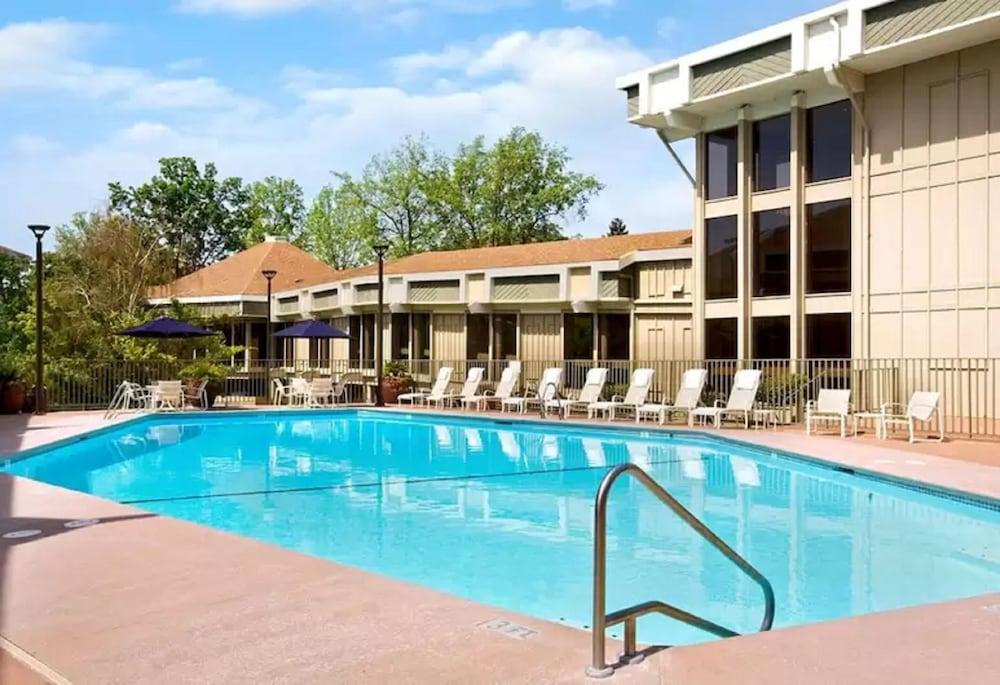 Doubletree By Hilton Hotel Sacramento