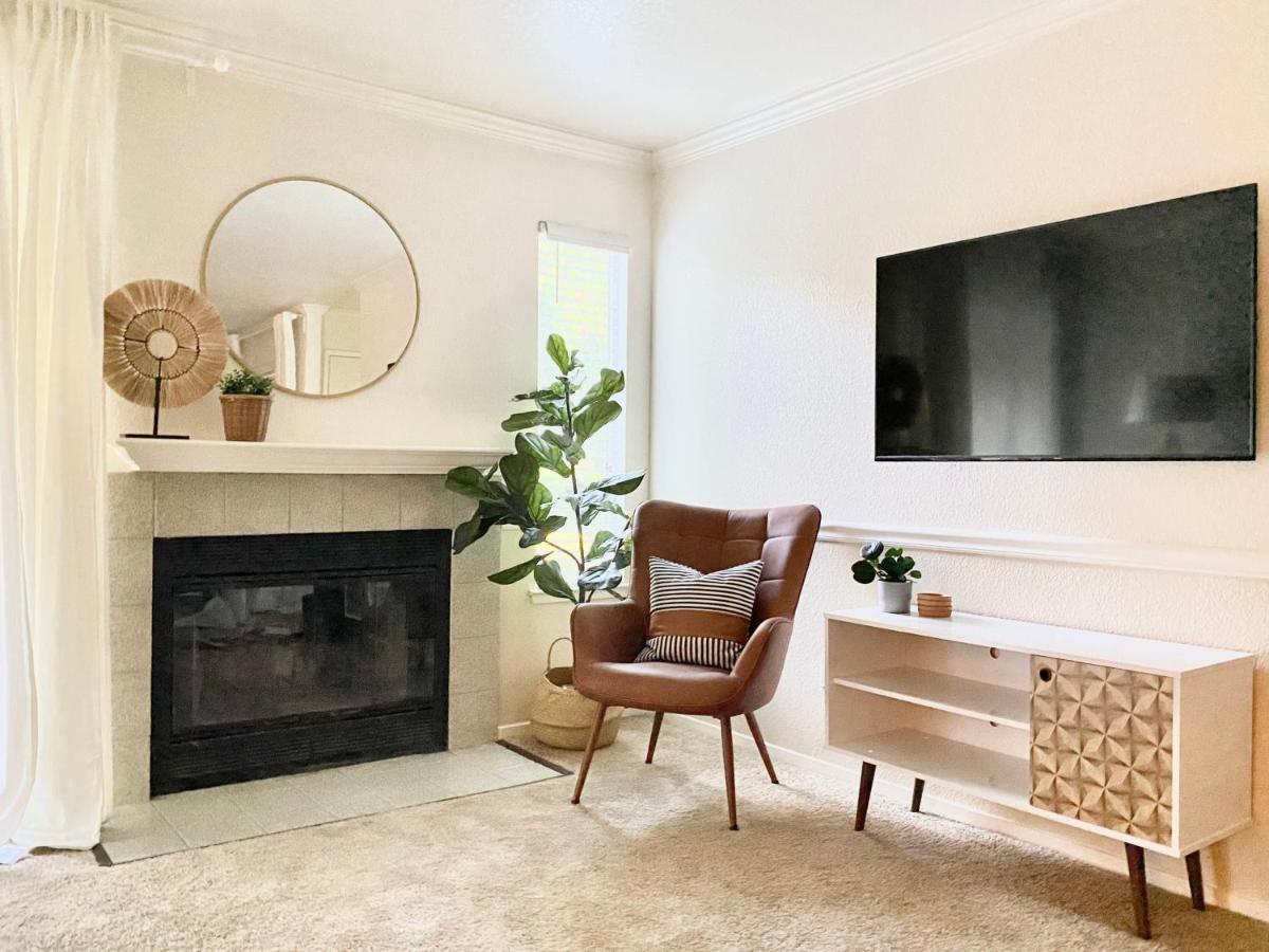 Luxury Apartment, King Bed, Fast Wi-fi Sacramento