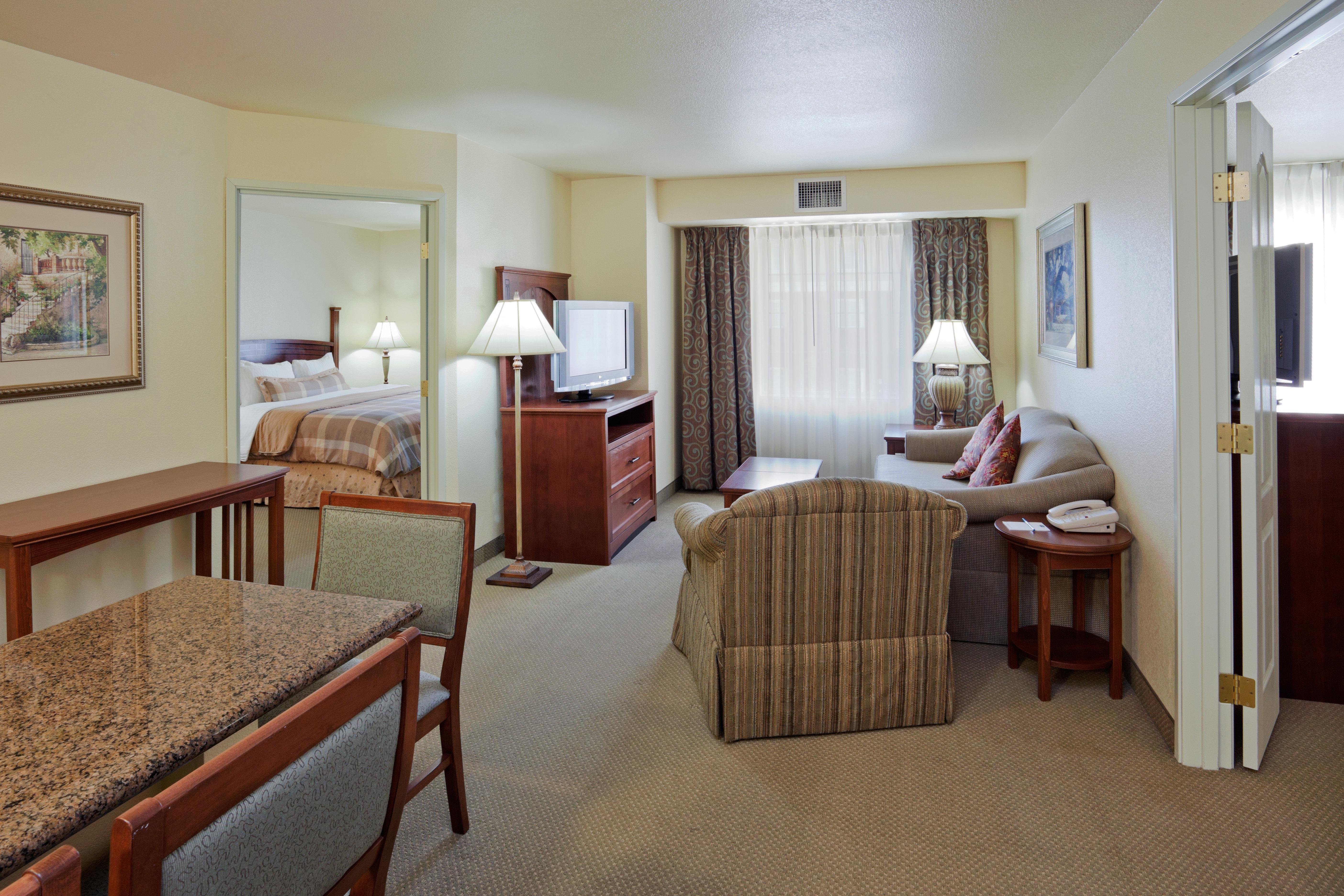 Staybridge Airport Natomas, An Ihg Hotel 3*