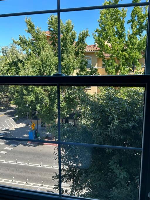 Midtown Luxury Apt W/ Balcony Apartamento *