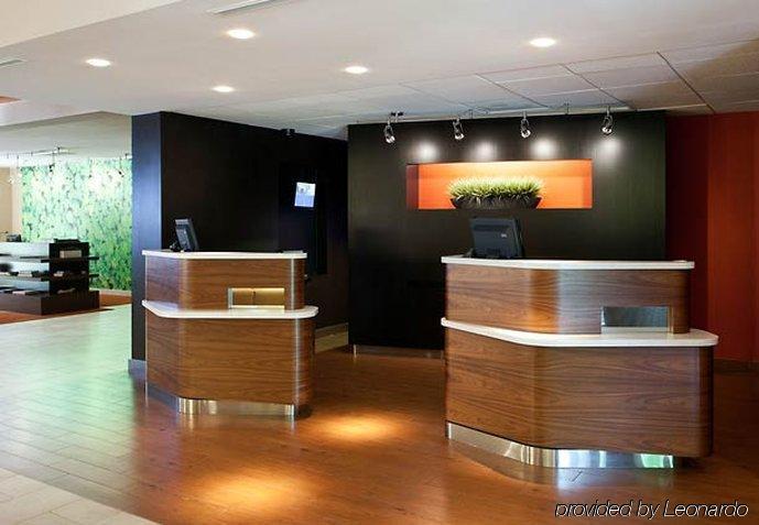 Courtyard Airport Natomas Hotel 3*