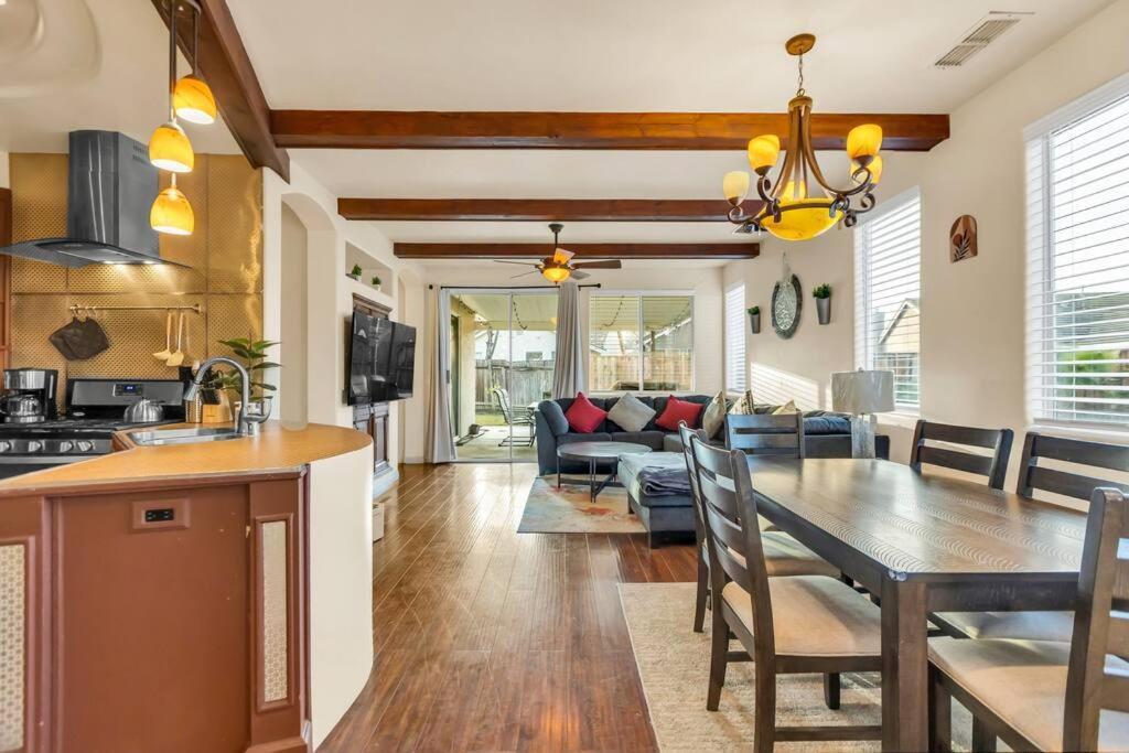 Mediterranean Style Modern House Sacramento