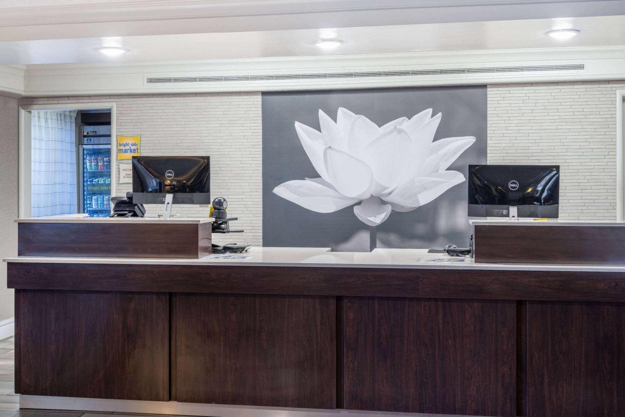 Hotel La Quinta By Wyndham North Sacramento
