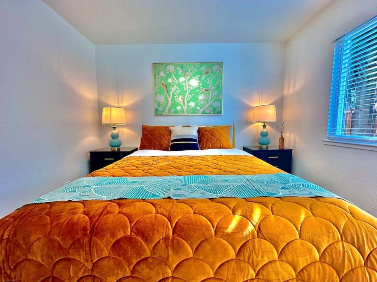 First Floor Gated, And Remodeled Apartment Sacramento