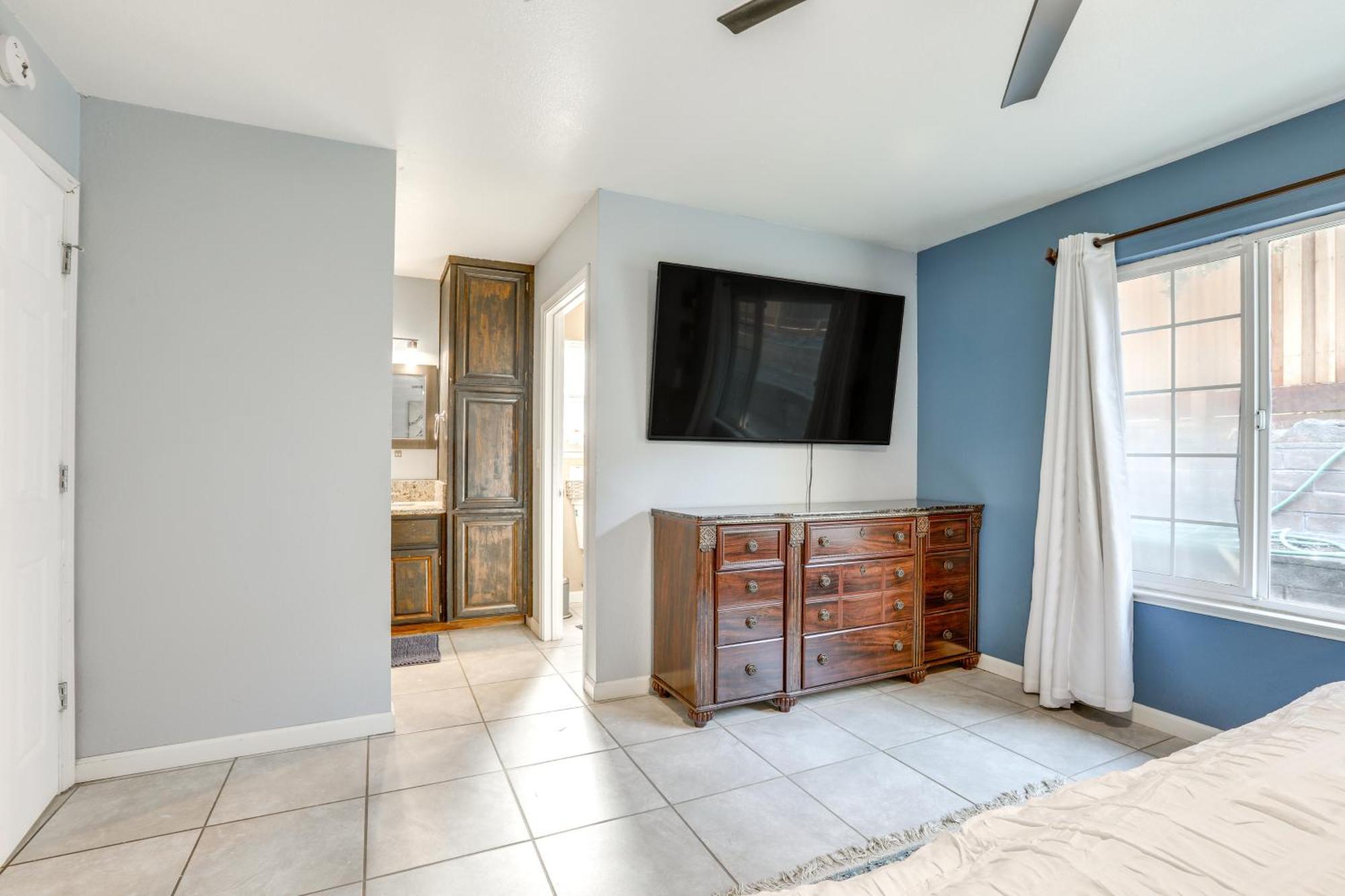 Holiday home With Pool Near Dtwn Pets Welcome! *