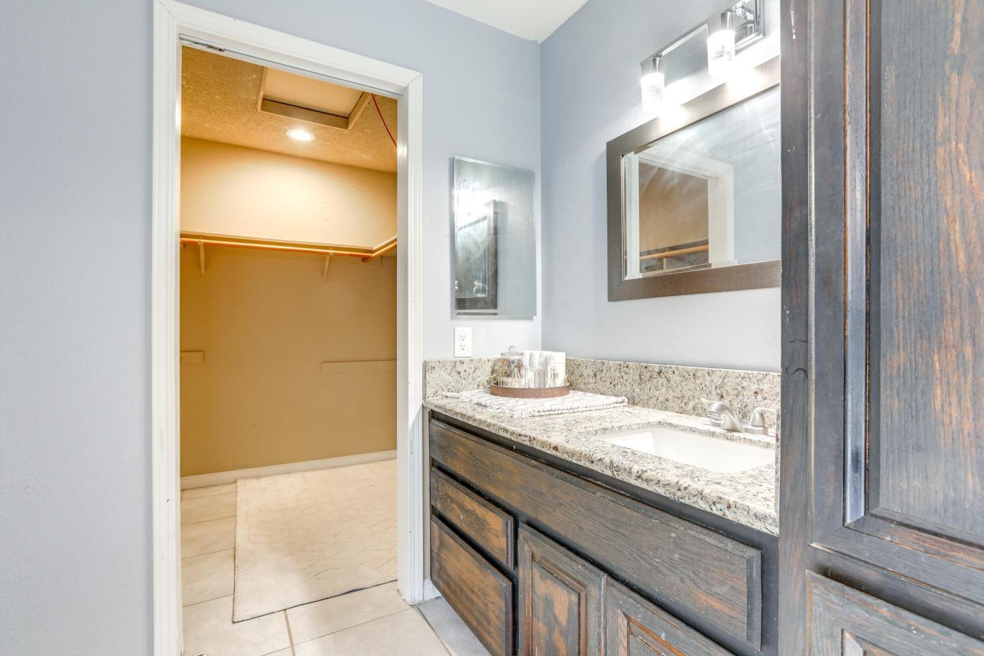 With Pool Near Dtwn Pets Welcome! *