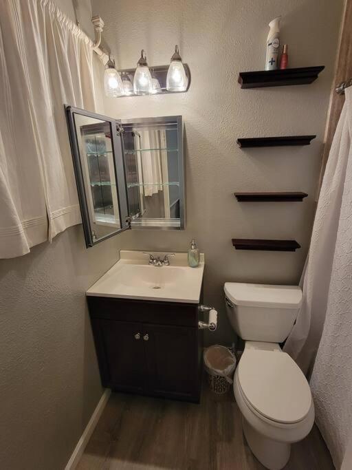 Hot Tub Hideaway Holiday home Sacramento