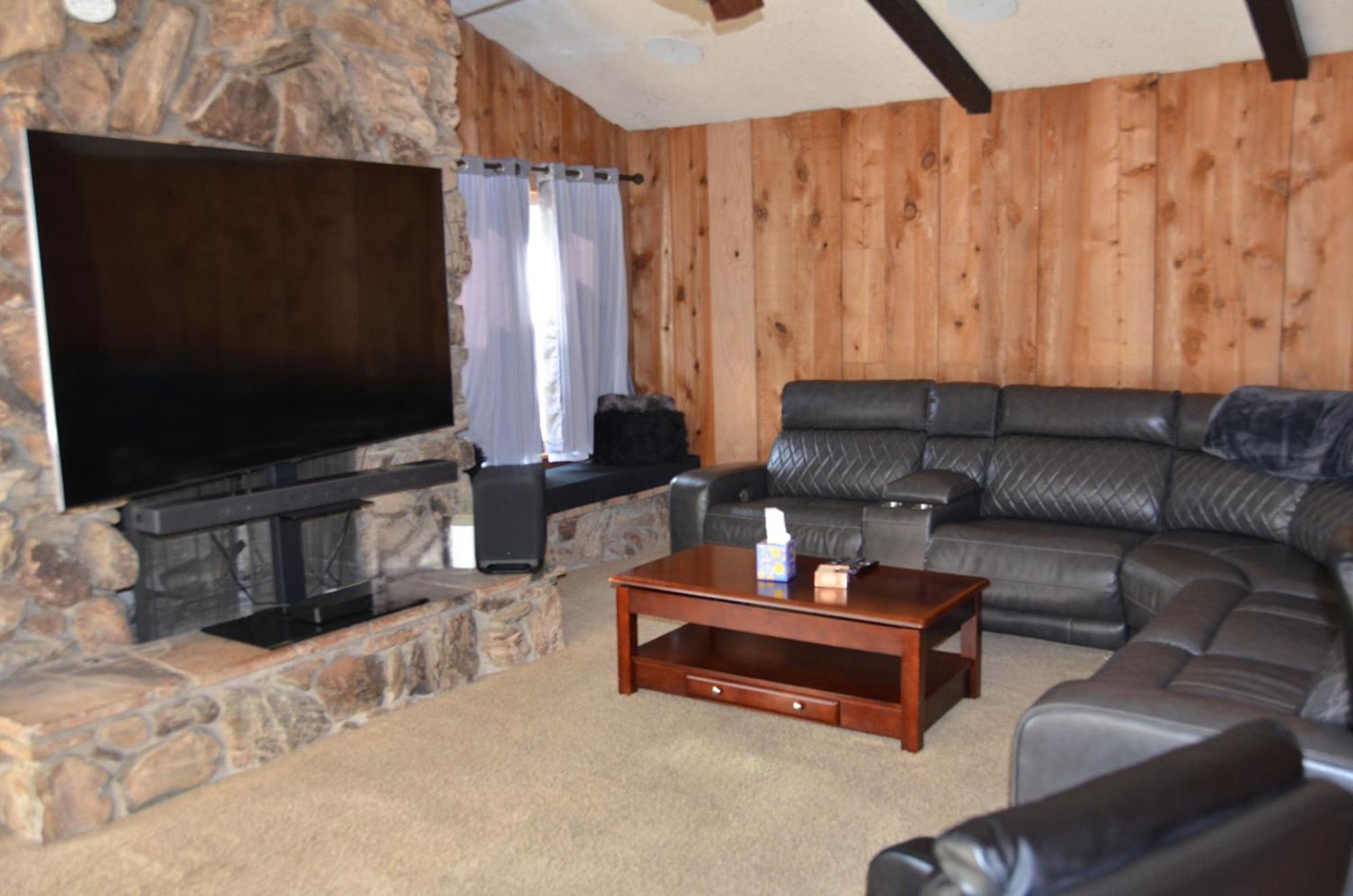 Hot Tub Hideaway Holiday home Sacramento
