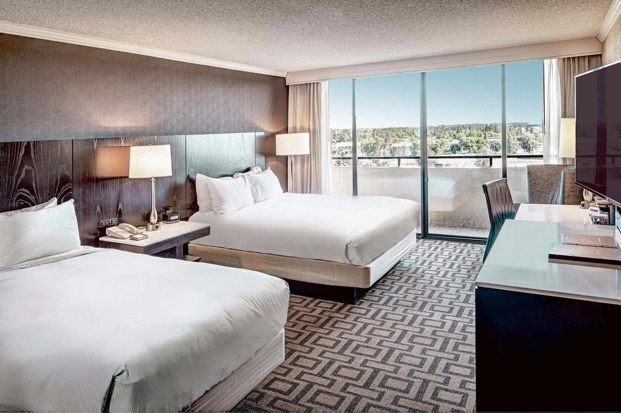 Hilton Arden West Hotel 3*