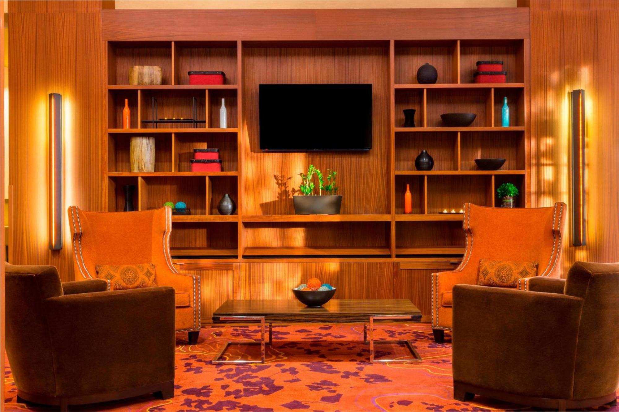 By Marriott Downtown At Capitol Park Hotel 3*