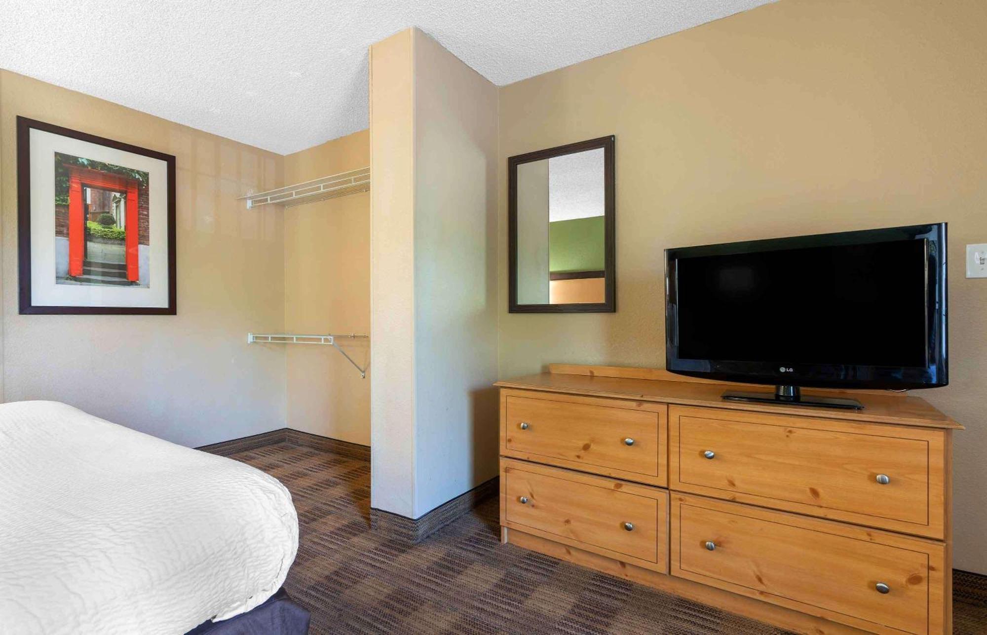 Extended America - - South Natomas 2*