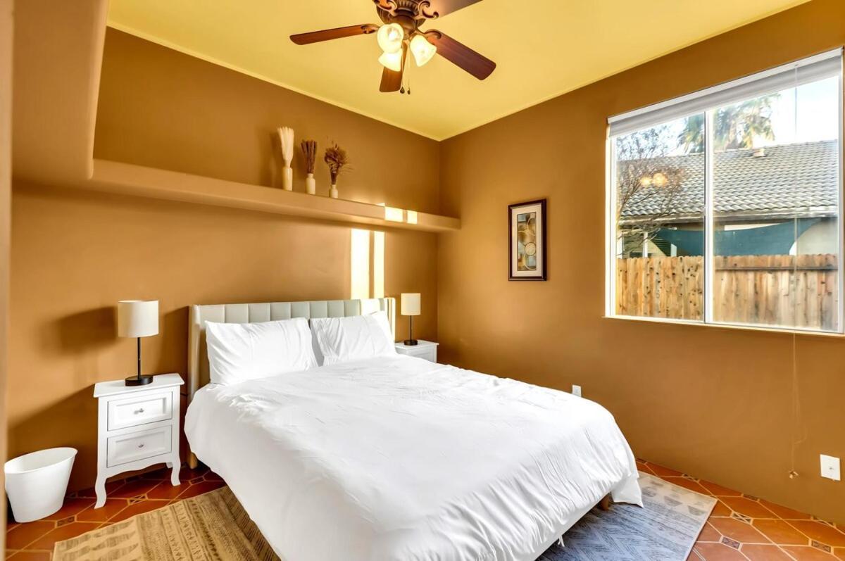 Mediterranean Style Modern House Holiday home Sacramento
