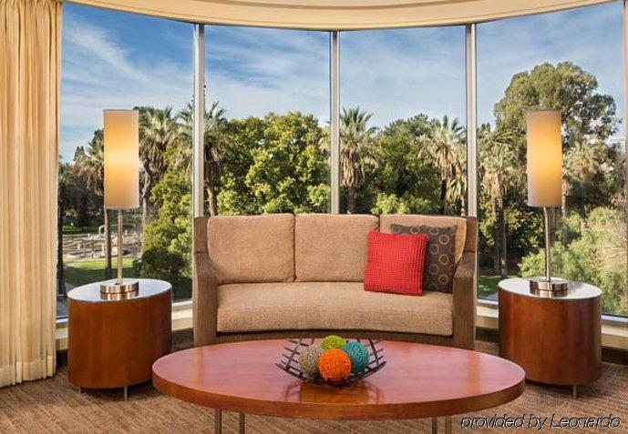 By Marriott Downtown At Capitol Park 3*