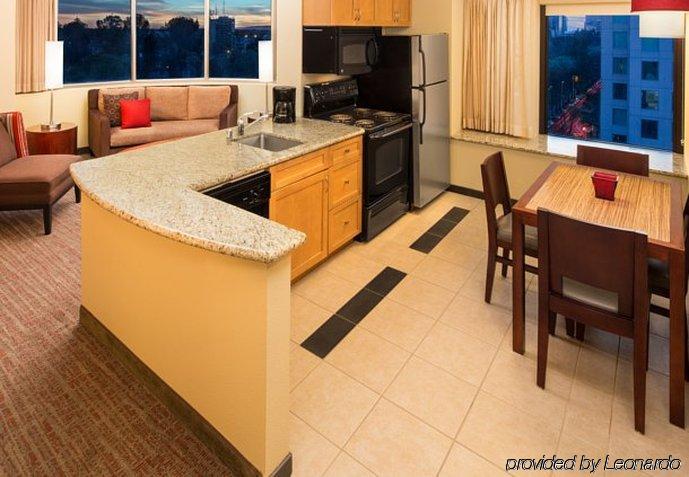 By Marriott Downtown At Capitol Park