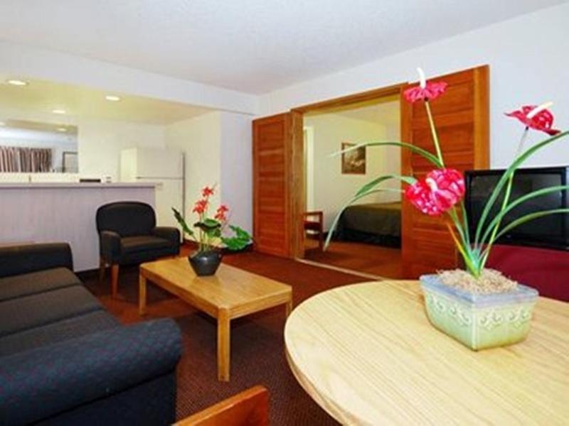 6 Sacramento, Ca Natomas Hotel