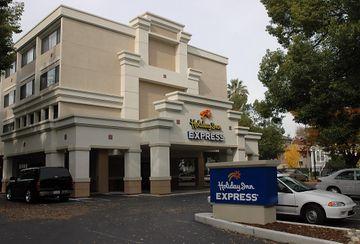 Express Convention Center, An Ihg 3*