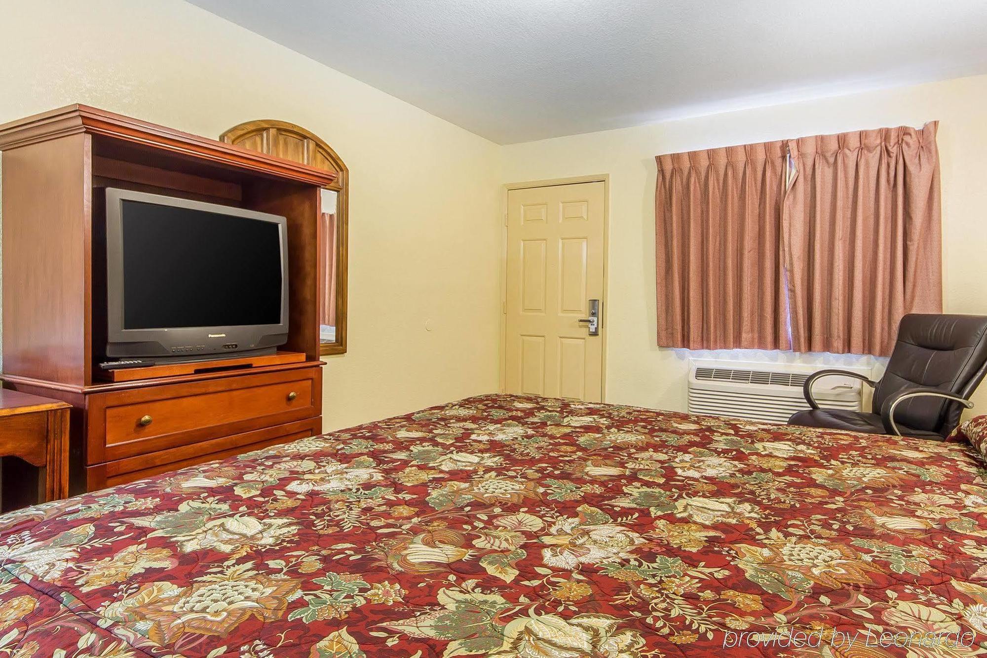 Rodeway Inn, Little Saigon