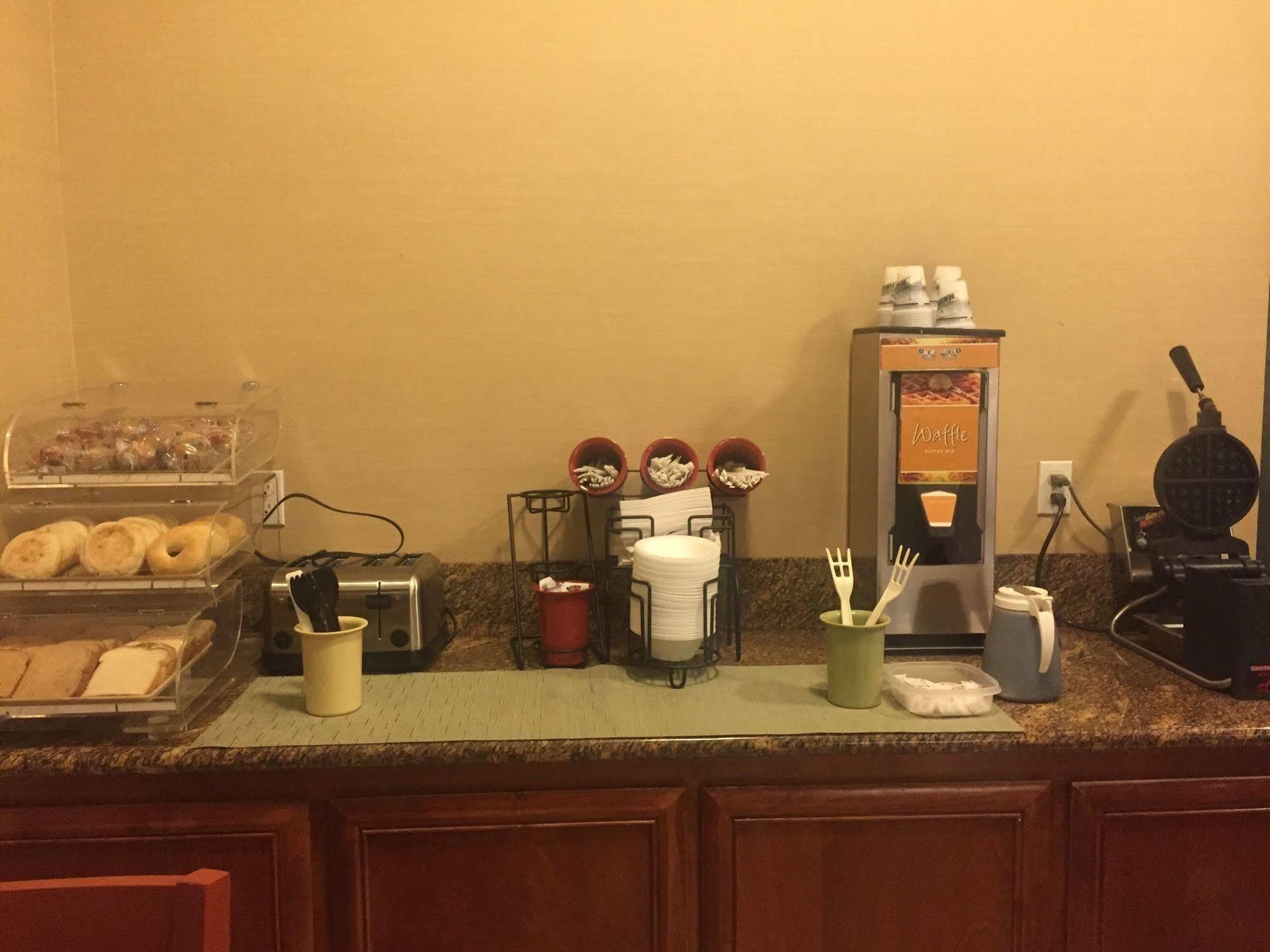 6 Sacramento, Ca Natomas Hotel