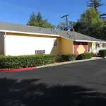 Budget Inn Suites