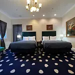 Sterling Hotel