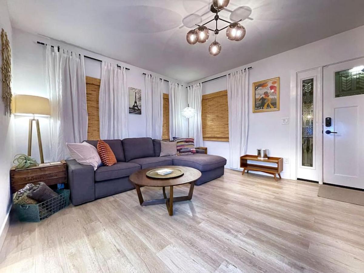 King Bed-private Yard-driveway Parking *