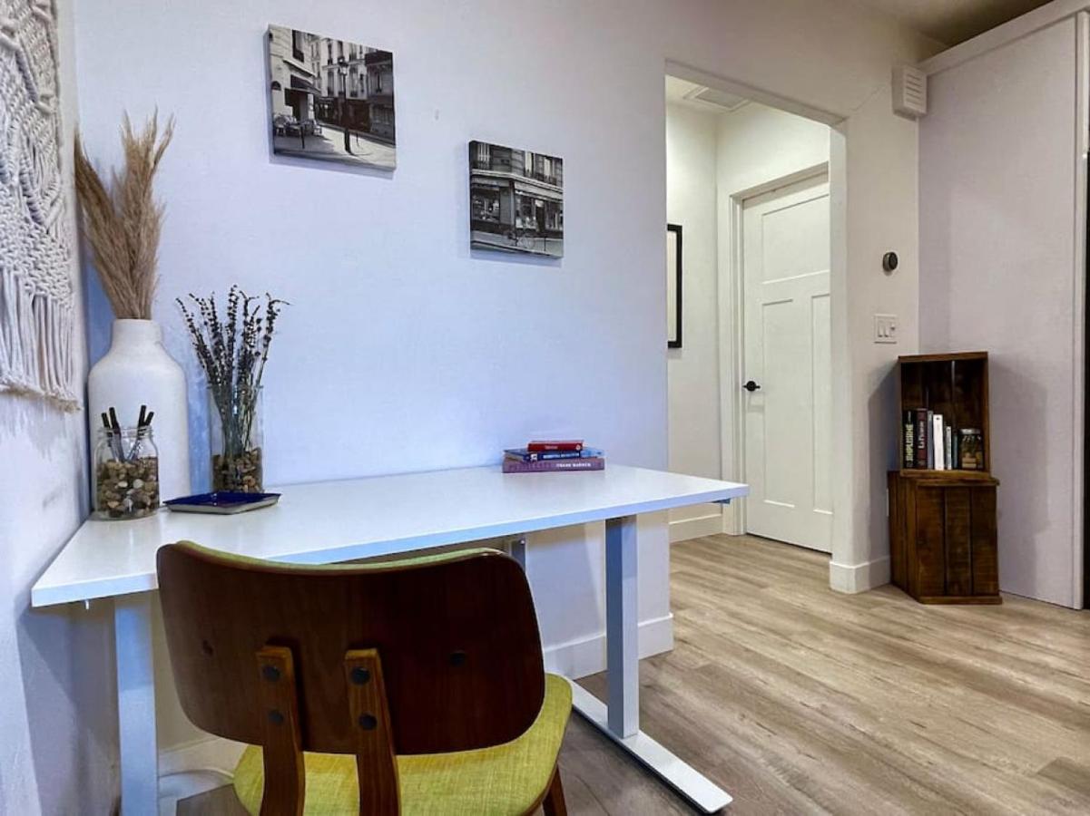 King Bed-private Yard-driveway Parking *