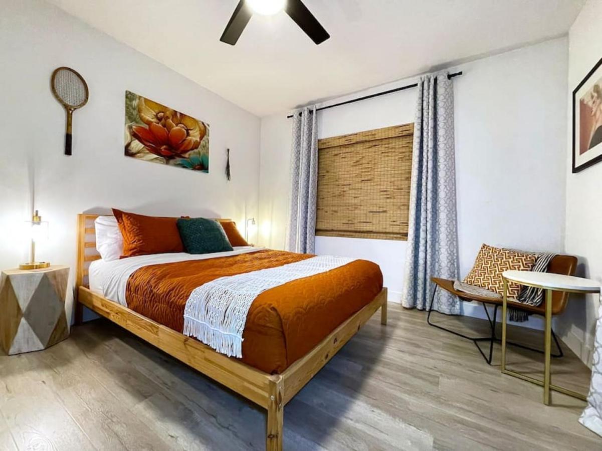 King Bed-private Yard-driveway Parking * Sacramento