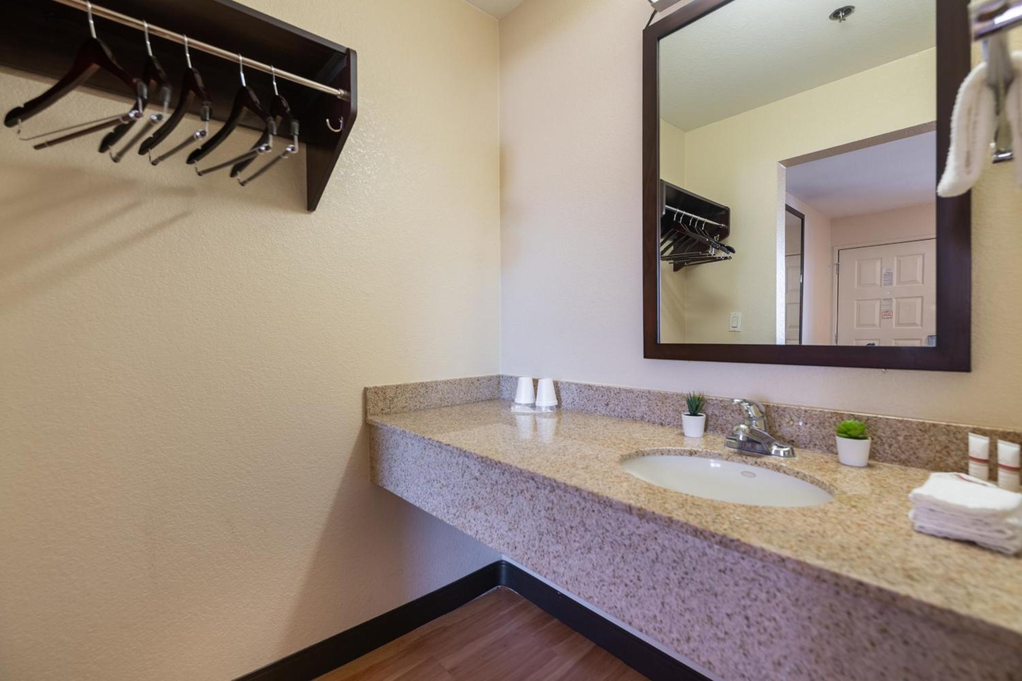 Sacramento & Hotel 2*