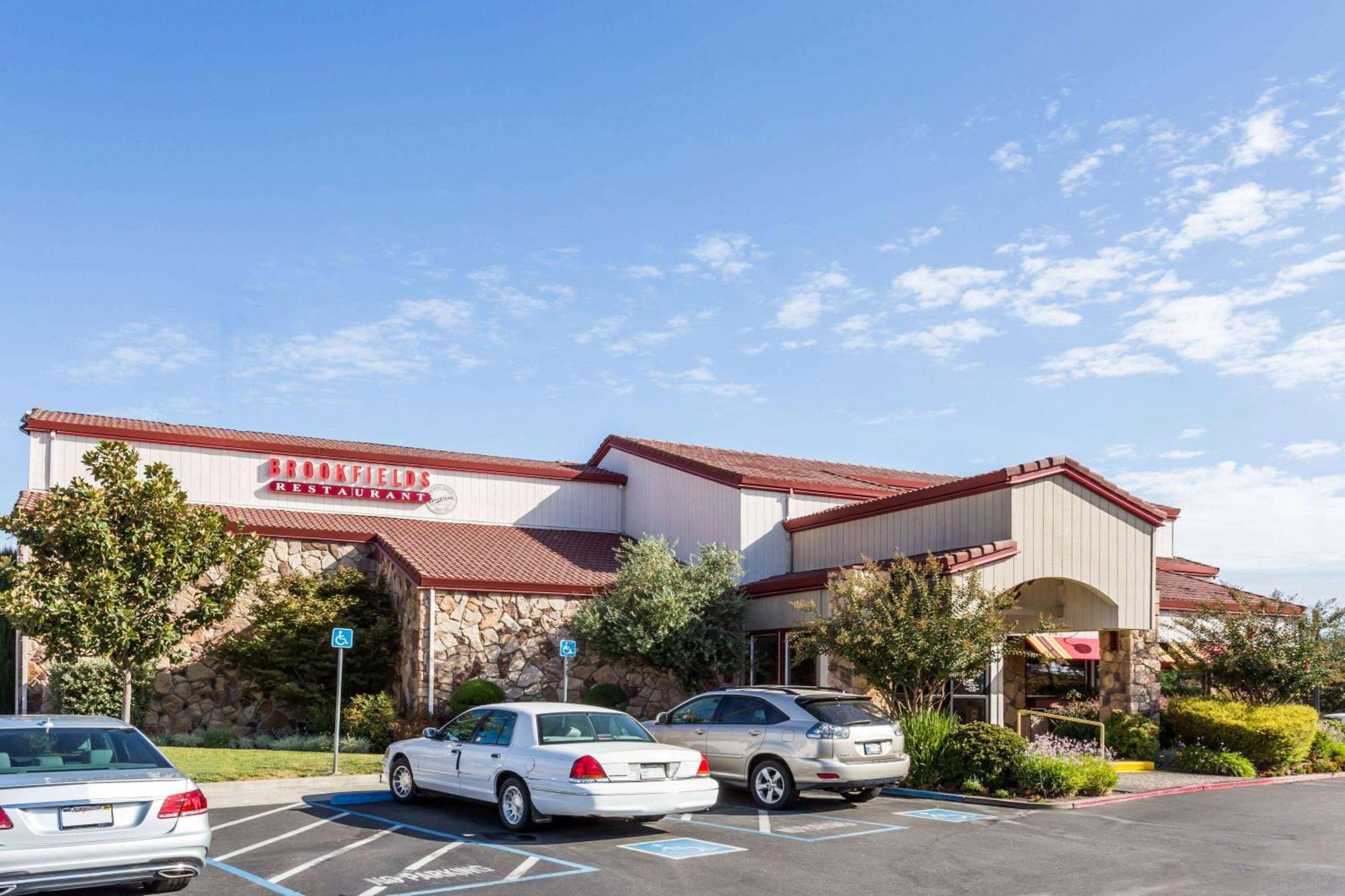 Super 8 By Wyndham Sacramento Hotel 2*
