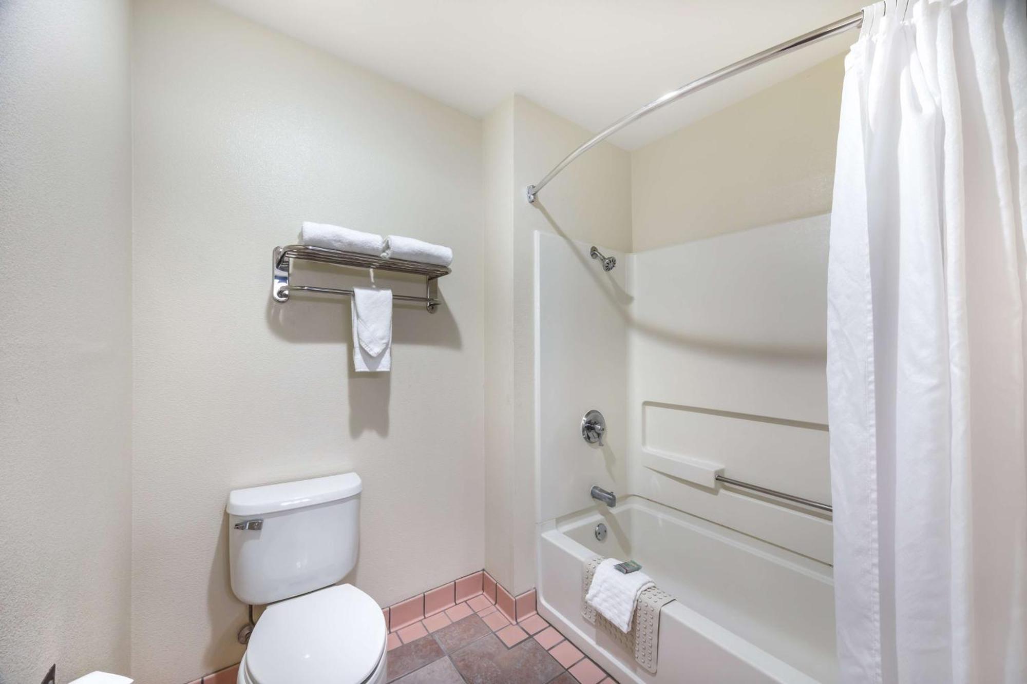 Western Capital Hotel 3*