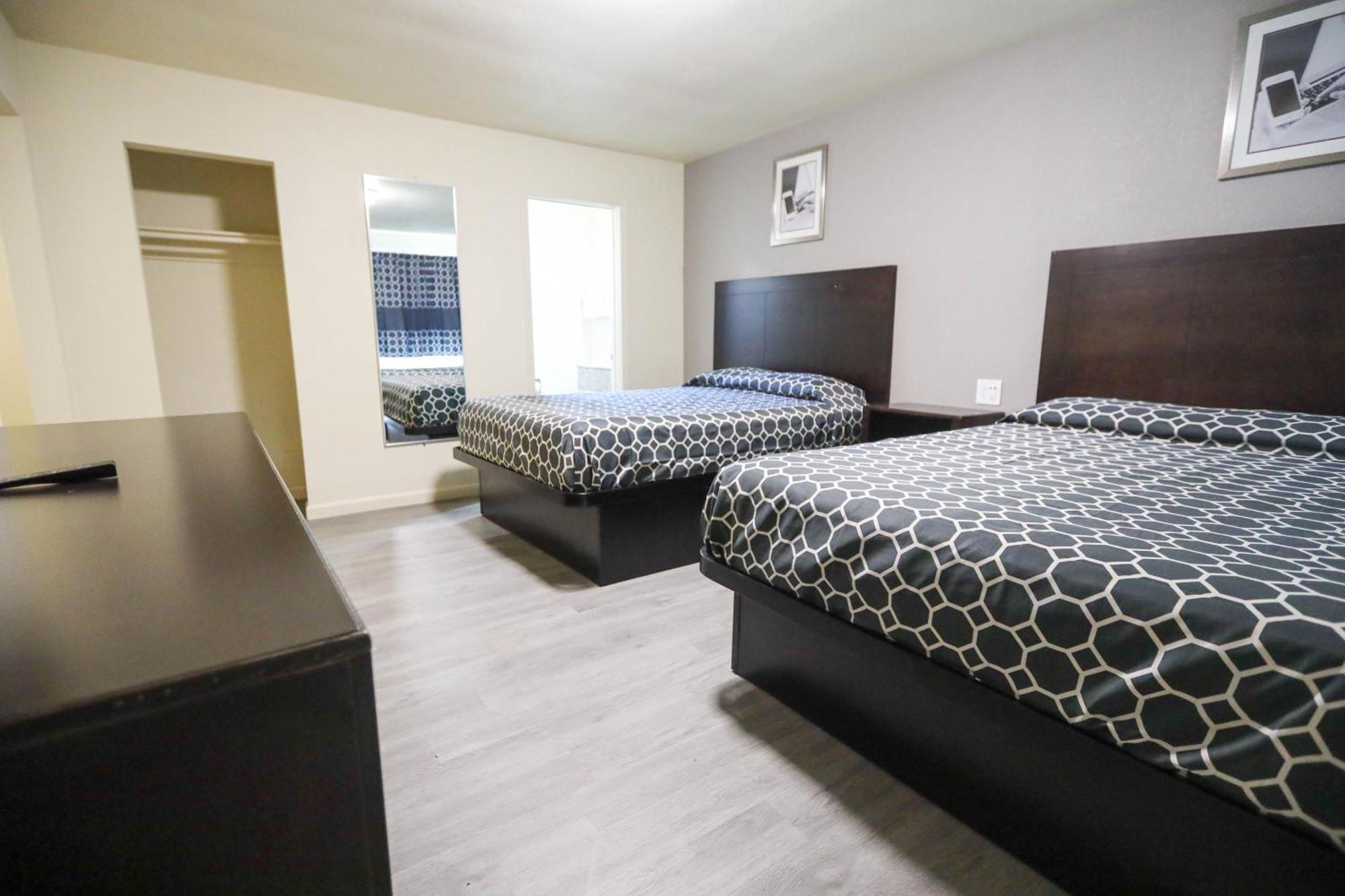 Sky Riders Motel 2*