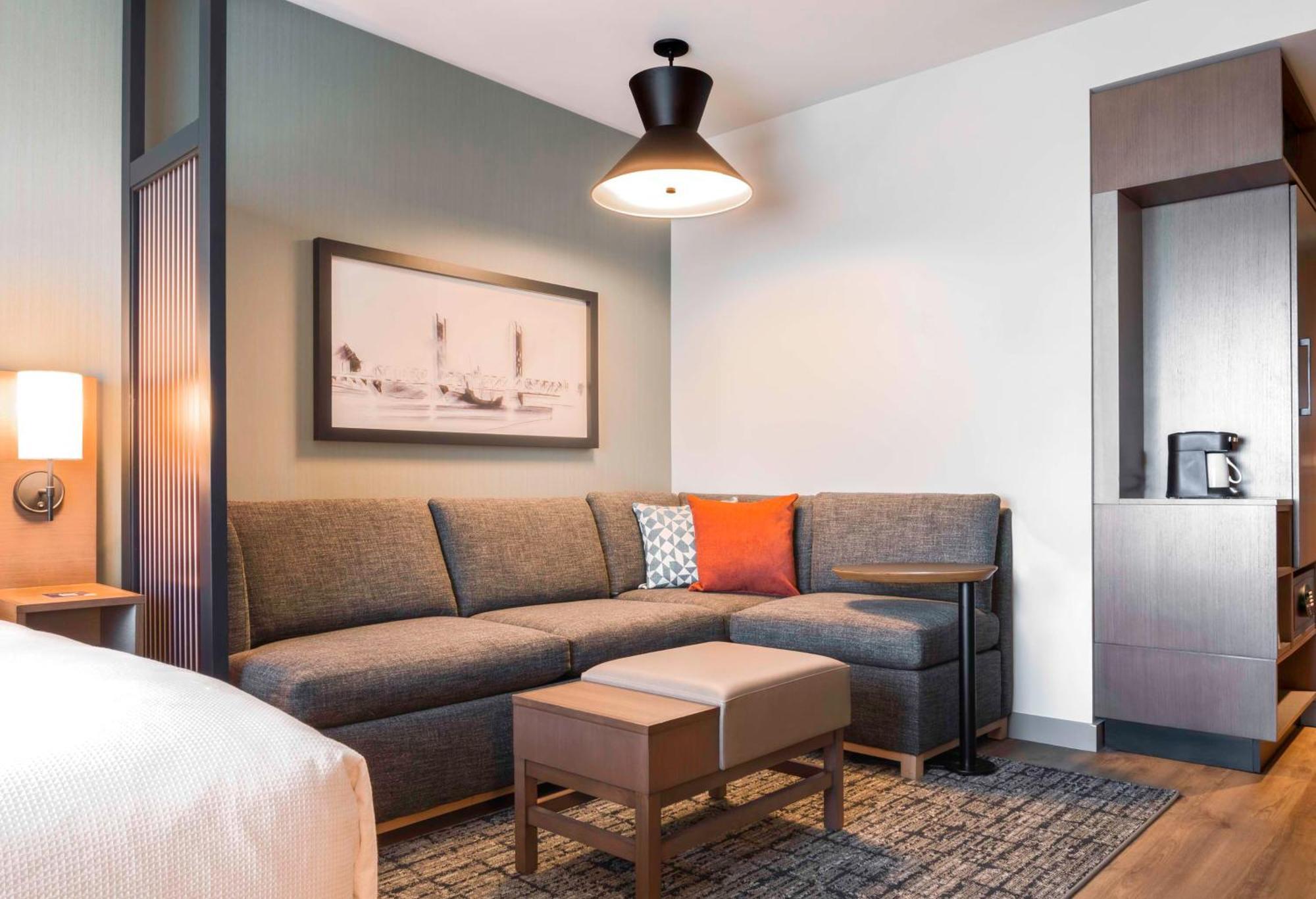 Hyatt Place International Airport Hotel