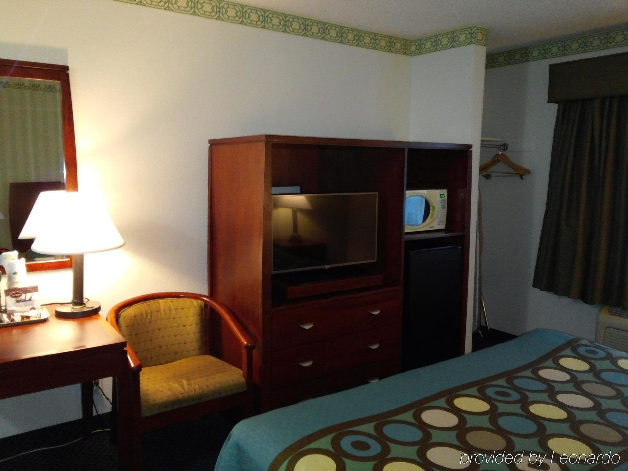 Super 8 By Wyndham Sacramento 2*