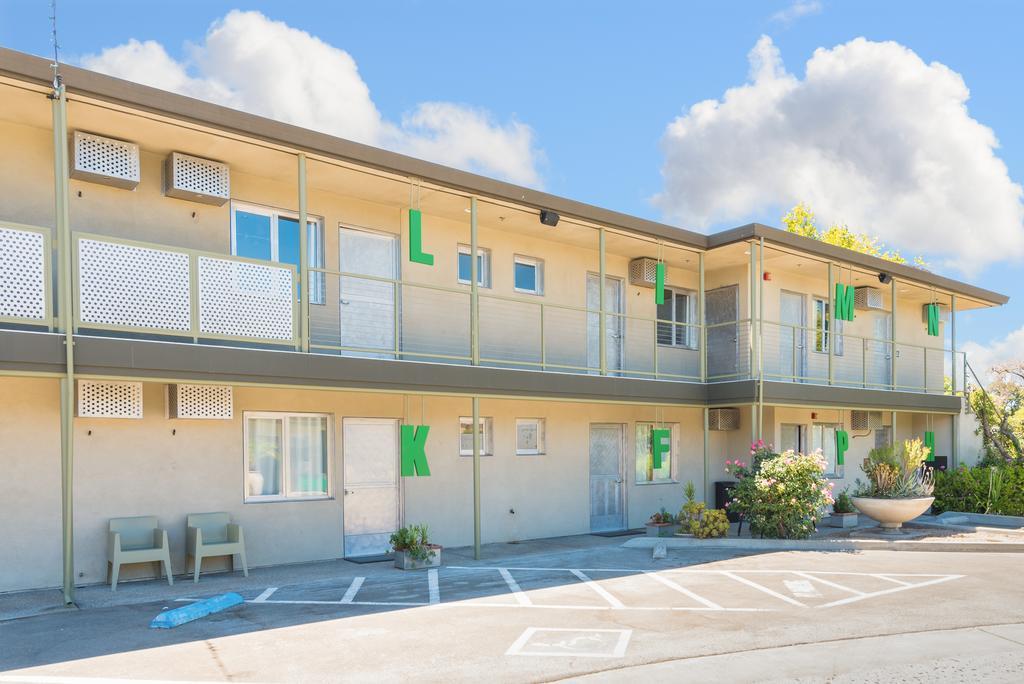 Hotel The Greens On Del Paso